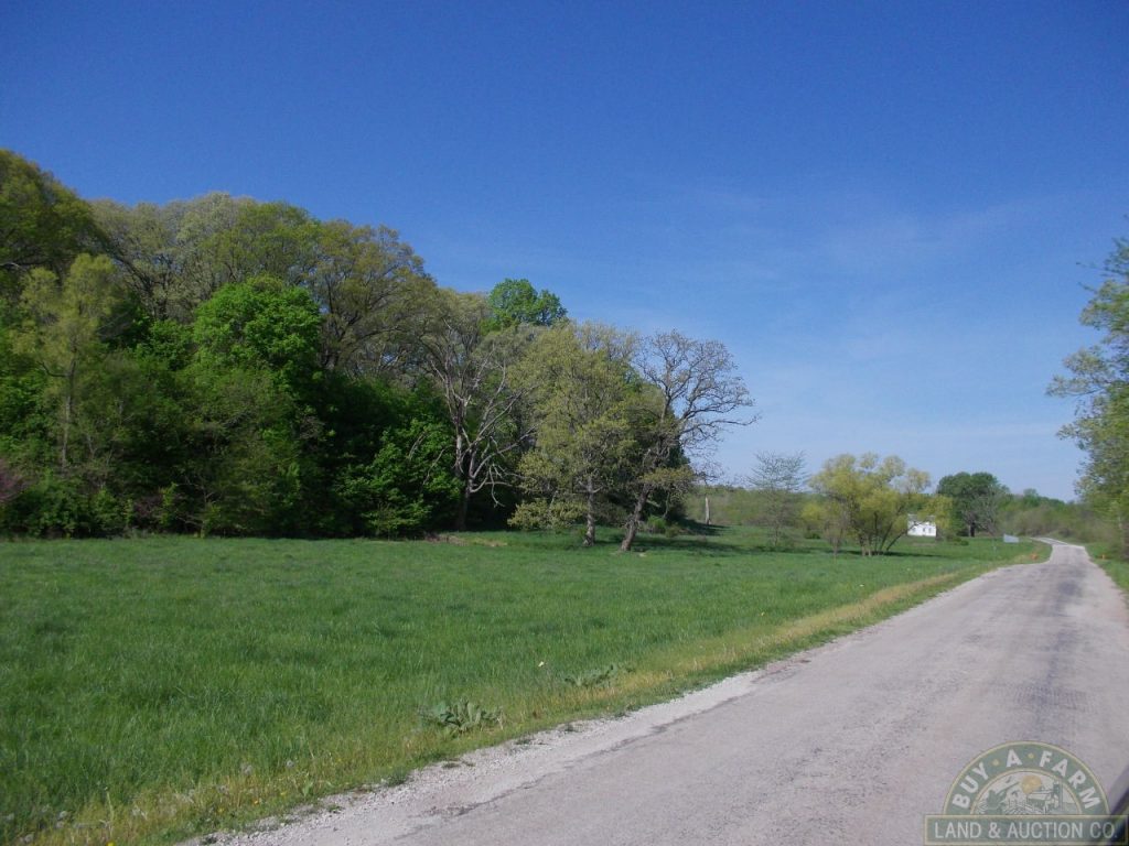 Road Frontage 1 2 Mile Buy A Farm Land And Auction Company